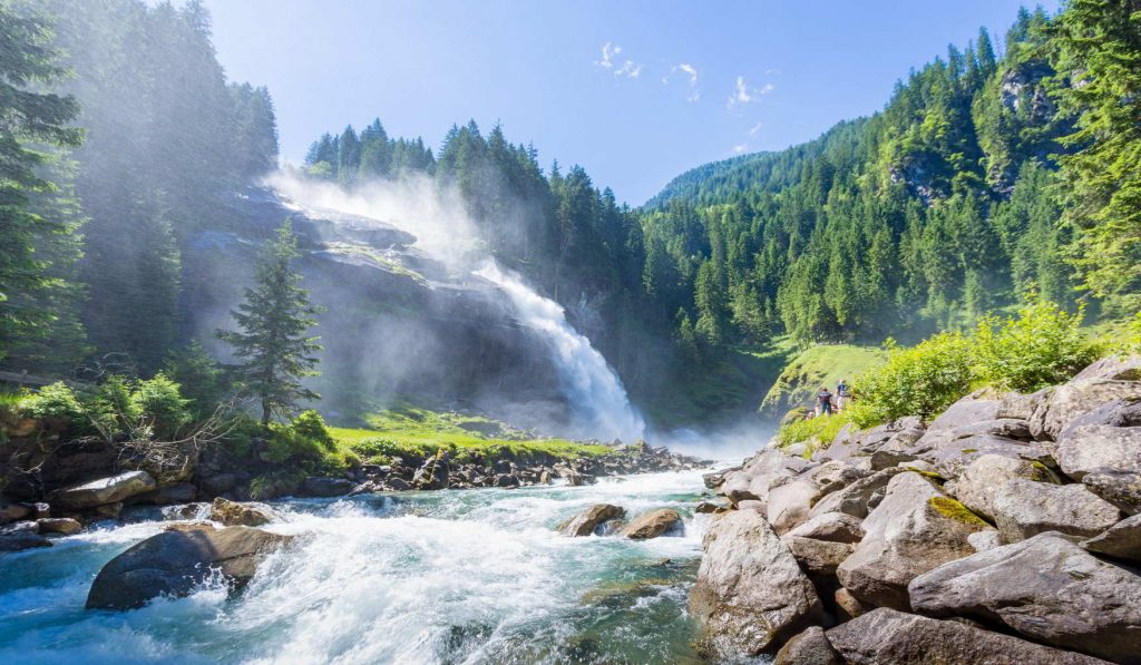 Kriml Falls no Parque Nacional do Alto Tauern, Áustria